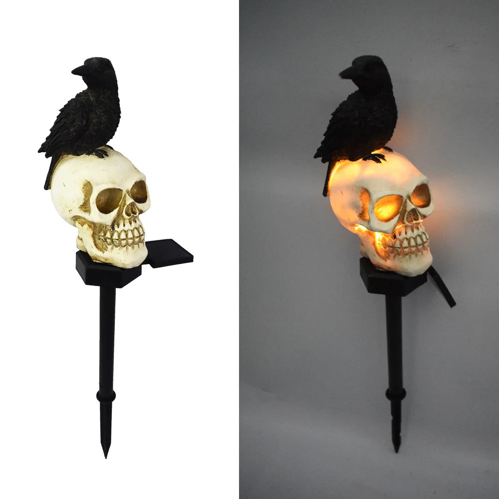 Solar Skull with Crow – Spooky Halloween Decoration that Lights Up Automatically at Night